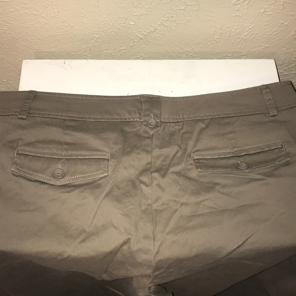 Woman’s size 16 petite Khakis pants BRAND NEW - Picture 5 of 5